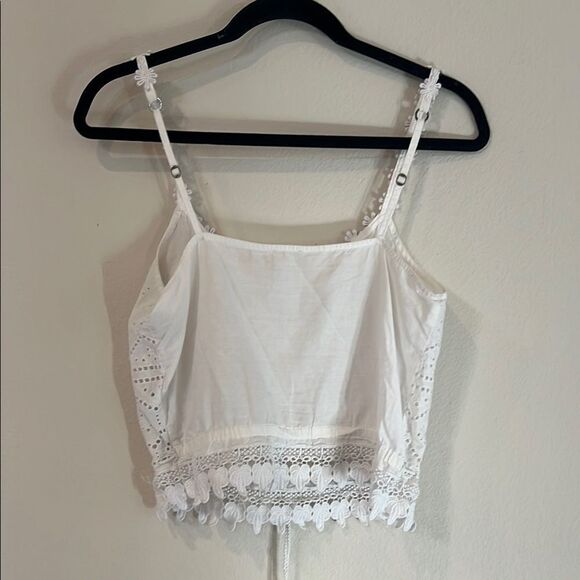White Lace Cropped Tank Top - Picture 5 of 6